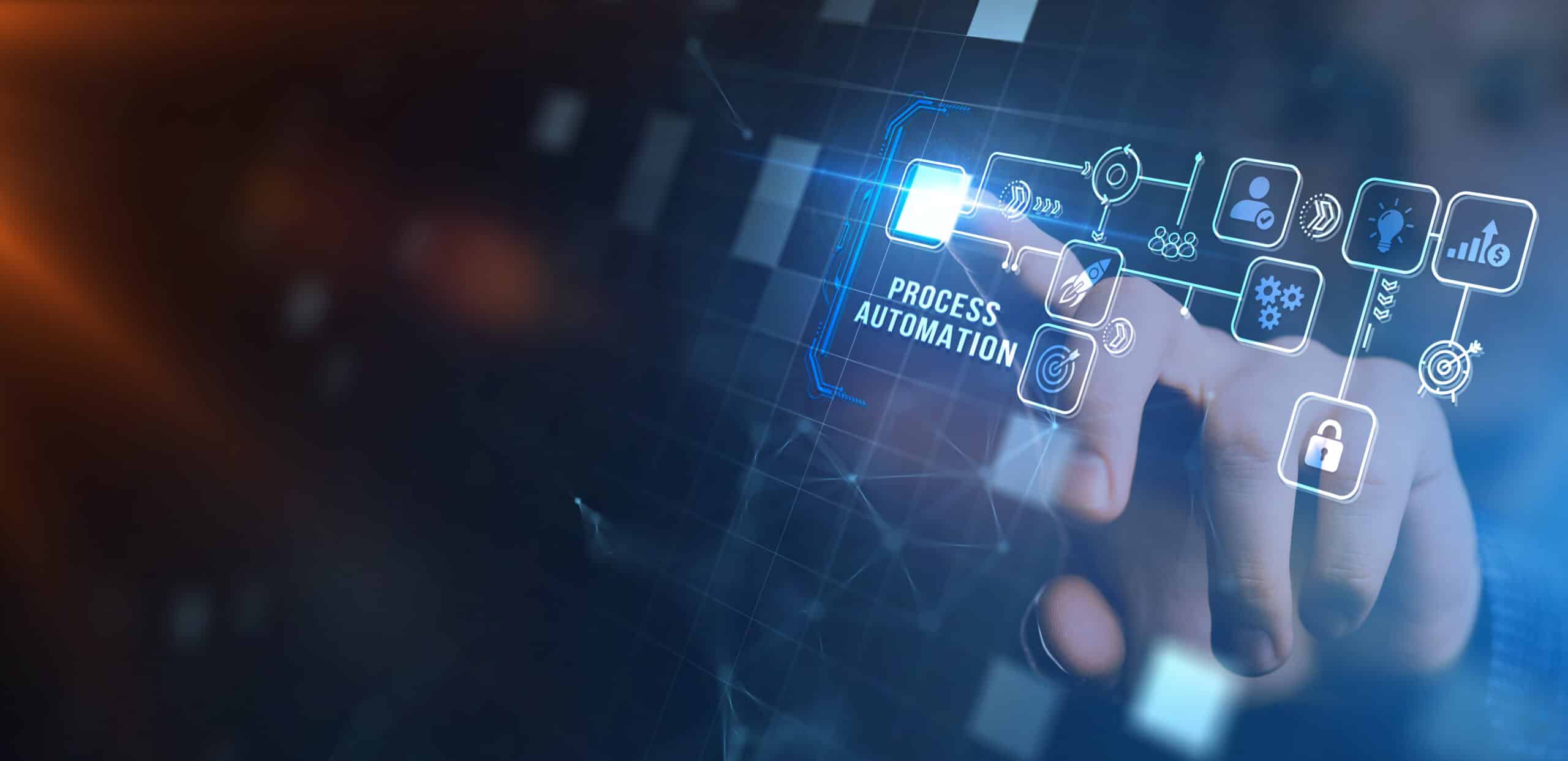 Doigt touchant un écran digital affichant des icônes reliées et le texte "Process Automation"